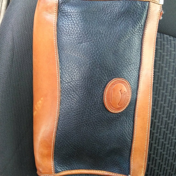 Vintage Dooney and Bourke crossbody - Picture 5 of 7
